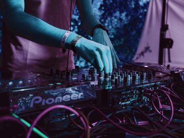 Techno DJs Streams aus Sets, Radio & Videos Techno DJs Streams aus Sets, Radio & Videos