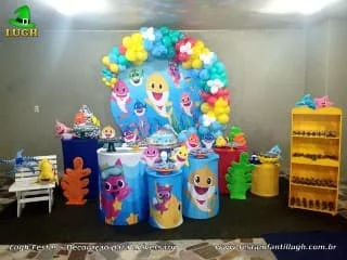 Decoração de aniversário tema Baby Shark para festa infantil