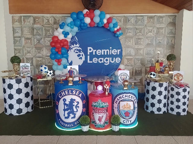 Decoração de festa de aniversário com temas de futebol