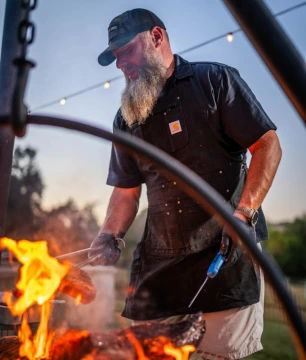 ellsworth-cooks-grill