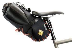Restrap Saddle Bag mittelgroße Satteltasche - schwarz/orange