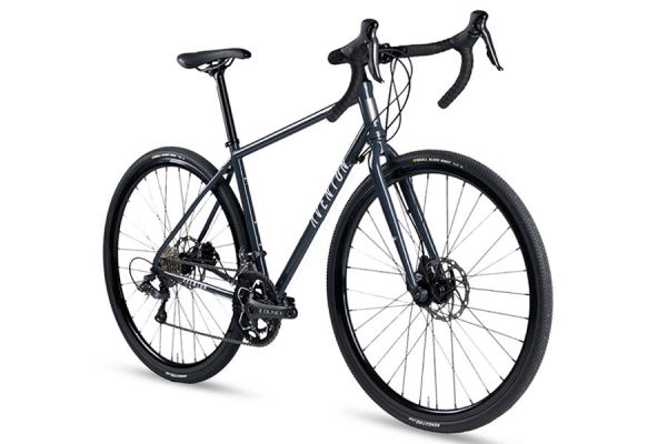 Bicicleta Gravel Aventon Kijote Charcoal Skid