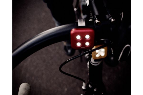 Knog Blinder 4 Punkt Front-/Rücklicht - rot