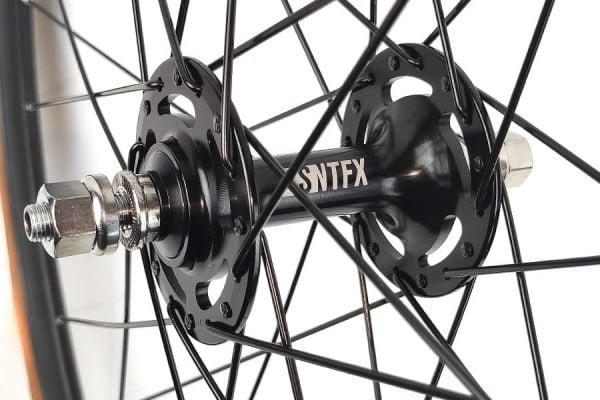 Ruota Anteriore Santafixie 60mm Nero + Camere d'aria + Copertoncino Classic