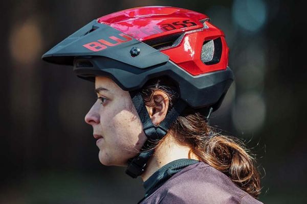 Bluegrass Rogue Core Helmet MIPS Red