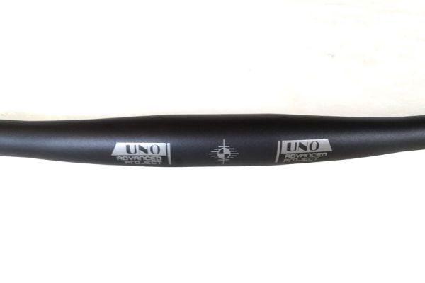 Kalloy Uno Alu Straight Bar 31.8 mm / 740 mm - Schwarz