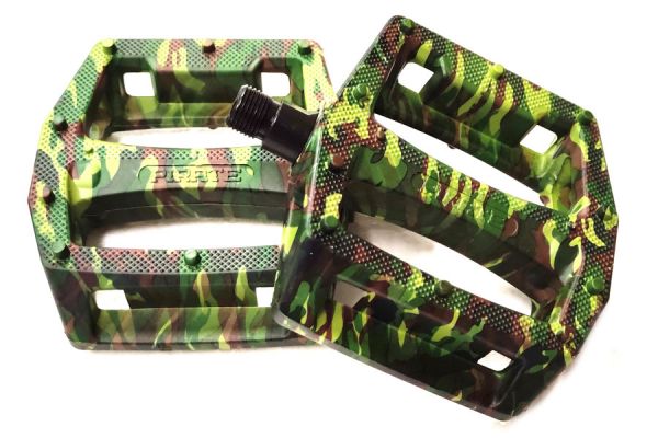 Pirate Ron Camo Pedals - Green