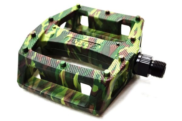 Pirate Ron Camo Pedals - Green