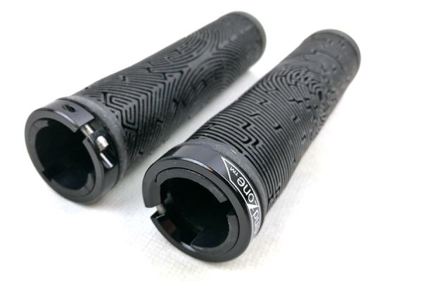 Endzone Silicone Handlebar Grips - Black