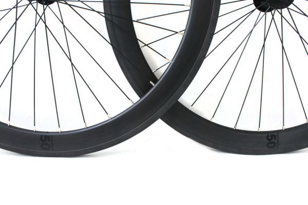 BLB Notorious 50mm Fixed Gear Wielset - Carbon