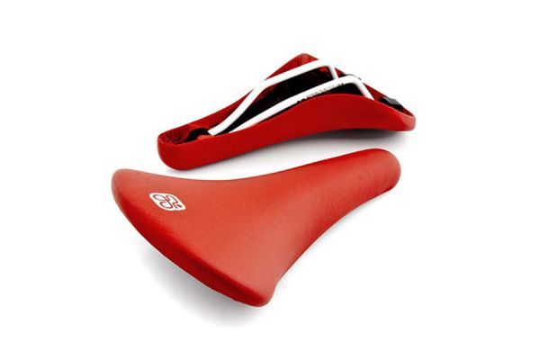 Csepel Puhos Saddle - Red