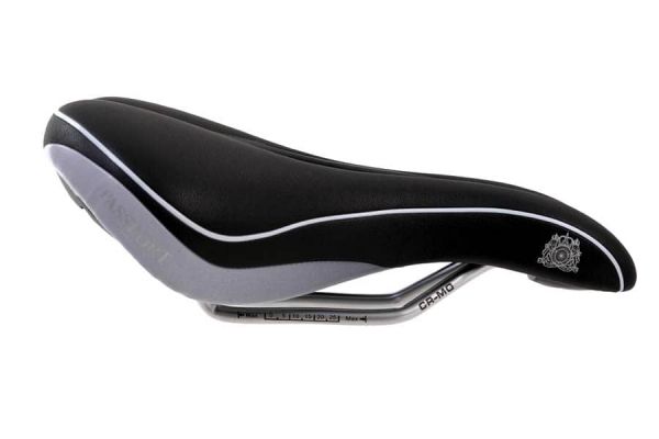 Passport Hostess Woman Saddle - Black