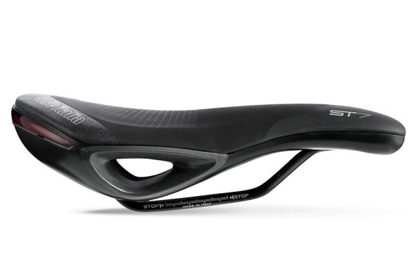 Selle Italia ST 7 Superflow L3 Sadel - Sort