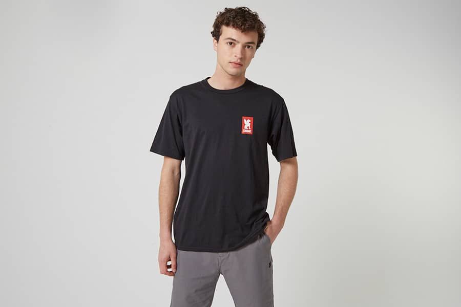 Camiseta Chrome Industries Vertical Logo Red Negro