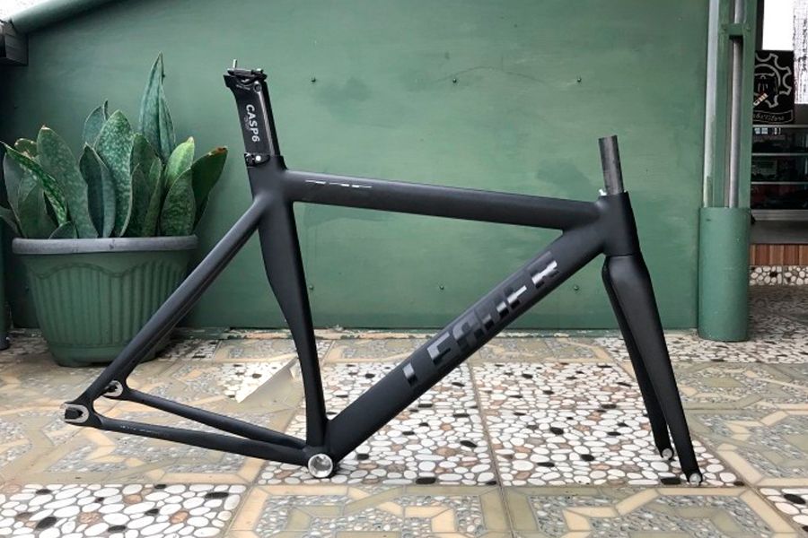 Leader 725 Frame - Zwart