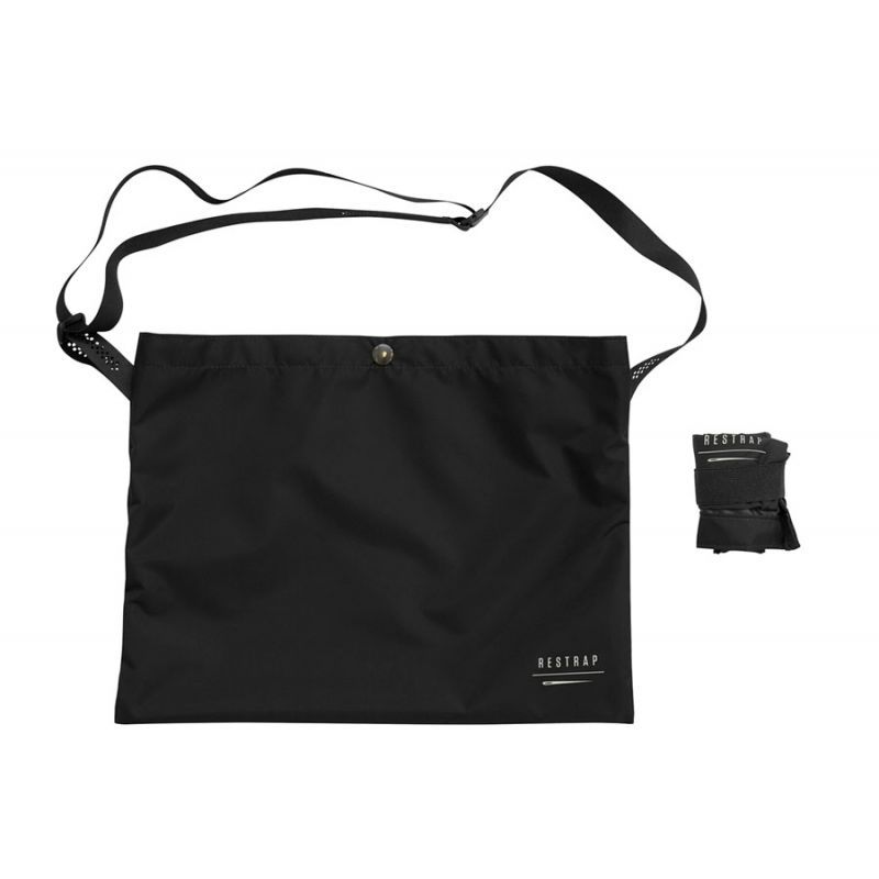 Bolsa Restrap mediana en color negro para cuadro de bicicleta