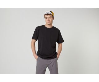 Minimalism Black T-shirt