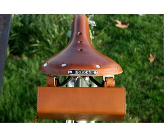 Brooks D-Shaped Leather Saddle Bag - Honey