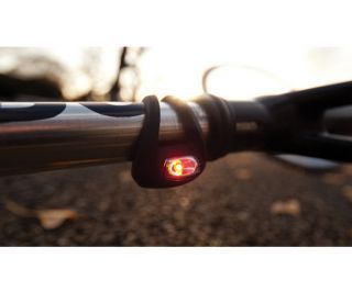 Lumière Knog Frog Strobe Rouge