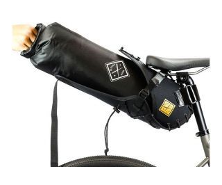 Bolsa mediana para sillín Restrap Saddle Bag 8L Negro/Naranja