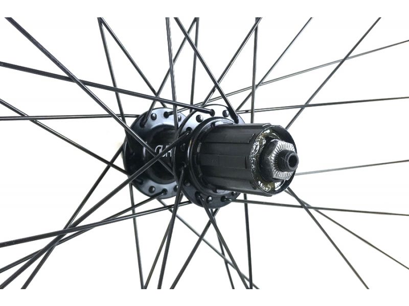 Roue arrière Gurpil 700c 622x18 noir 8-10V Shimano