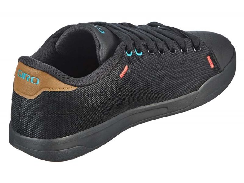 Chaussures et couvre-chaussures noires Giro