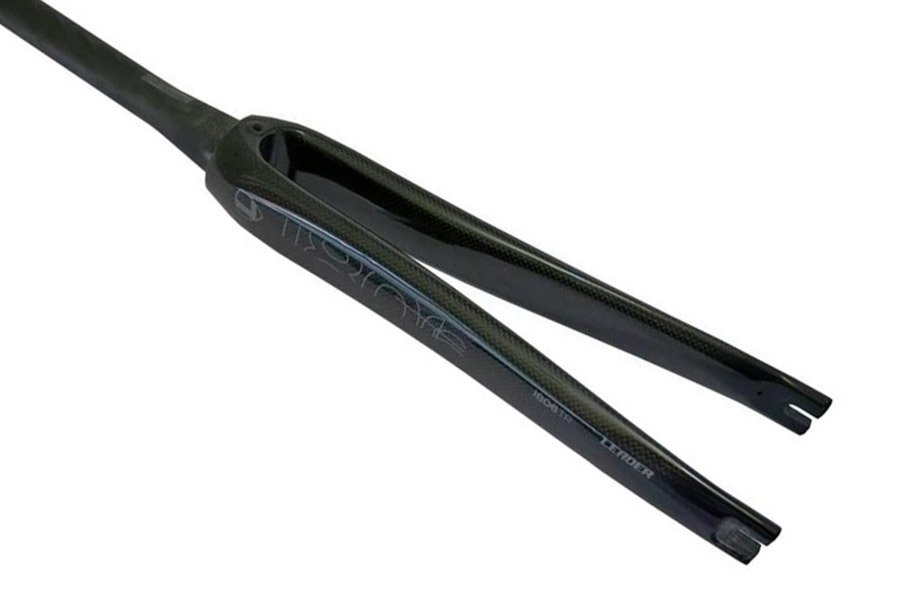 Leader i806tr Full Carbon Fork in bright black color