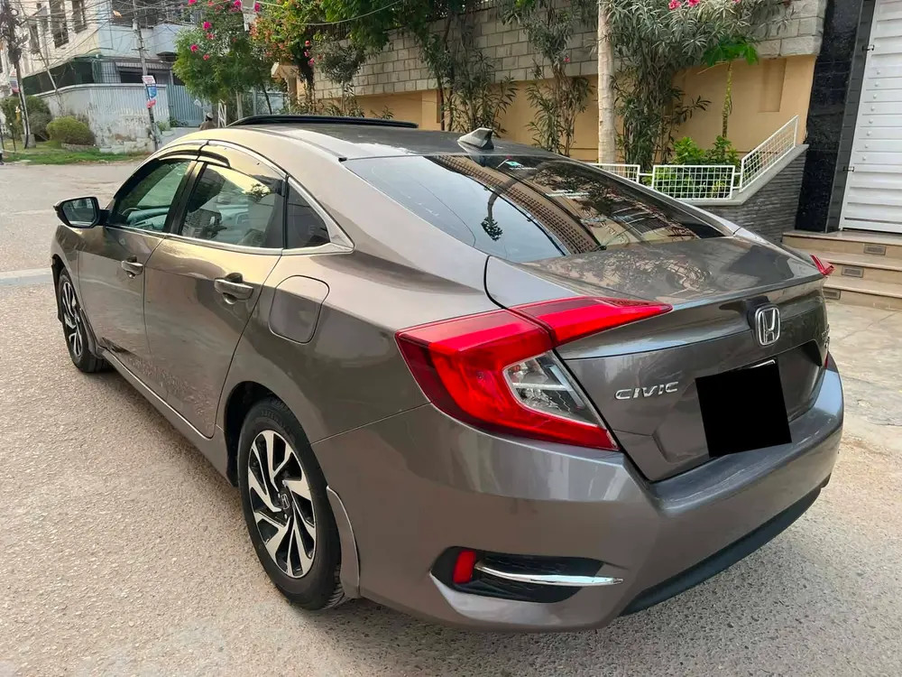 Honda Civic Oriel 1.8 i-VTEC Automatic 2018 for Sale — image 5