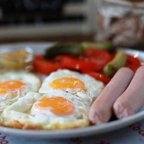 Frankfurters + 3 eggs
