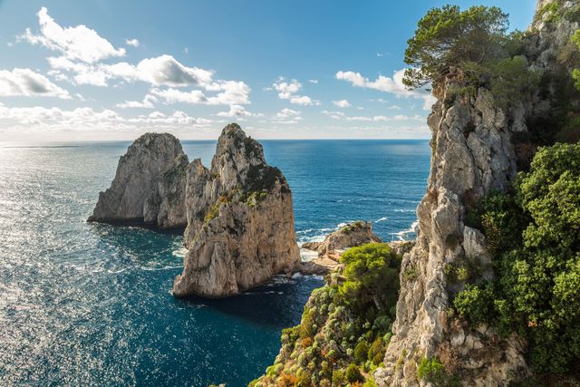 Capri – Mediterrane Schönheit zwischen Eleganz und Naturwundern