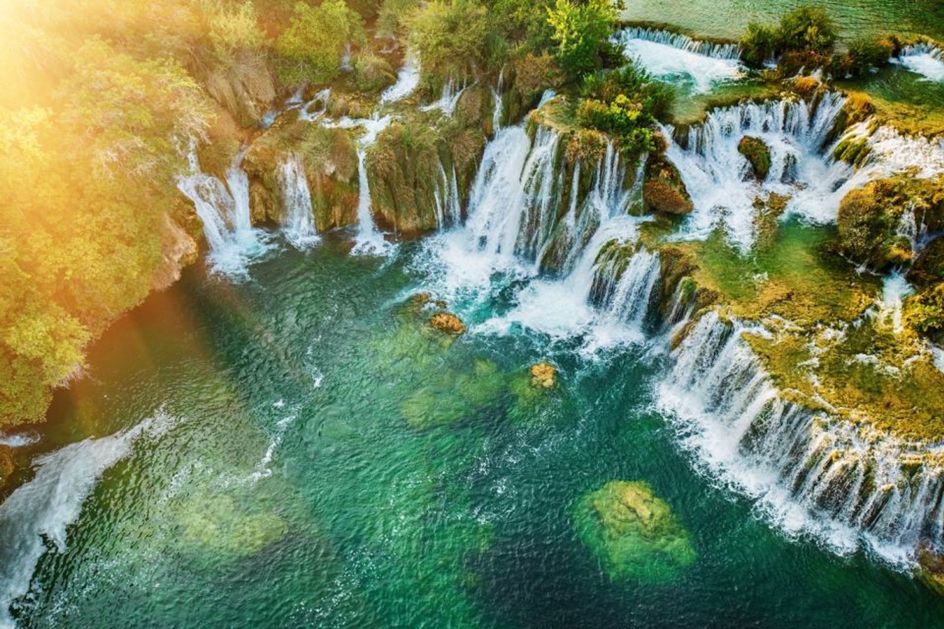 Ausflug zu den Krka-Wasserfällen mit Bootsfahrt und Schwimmen (Split)