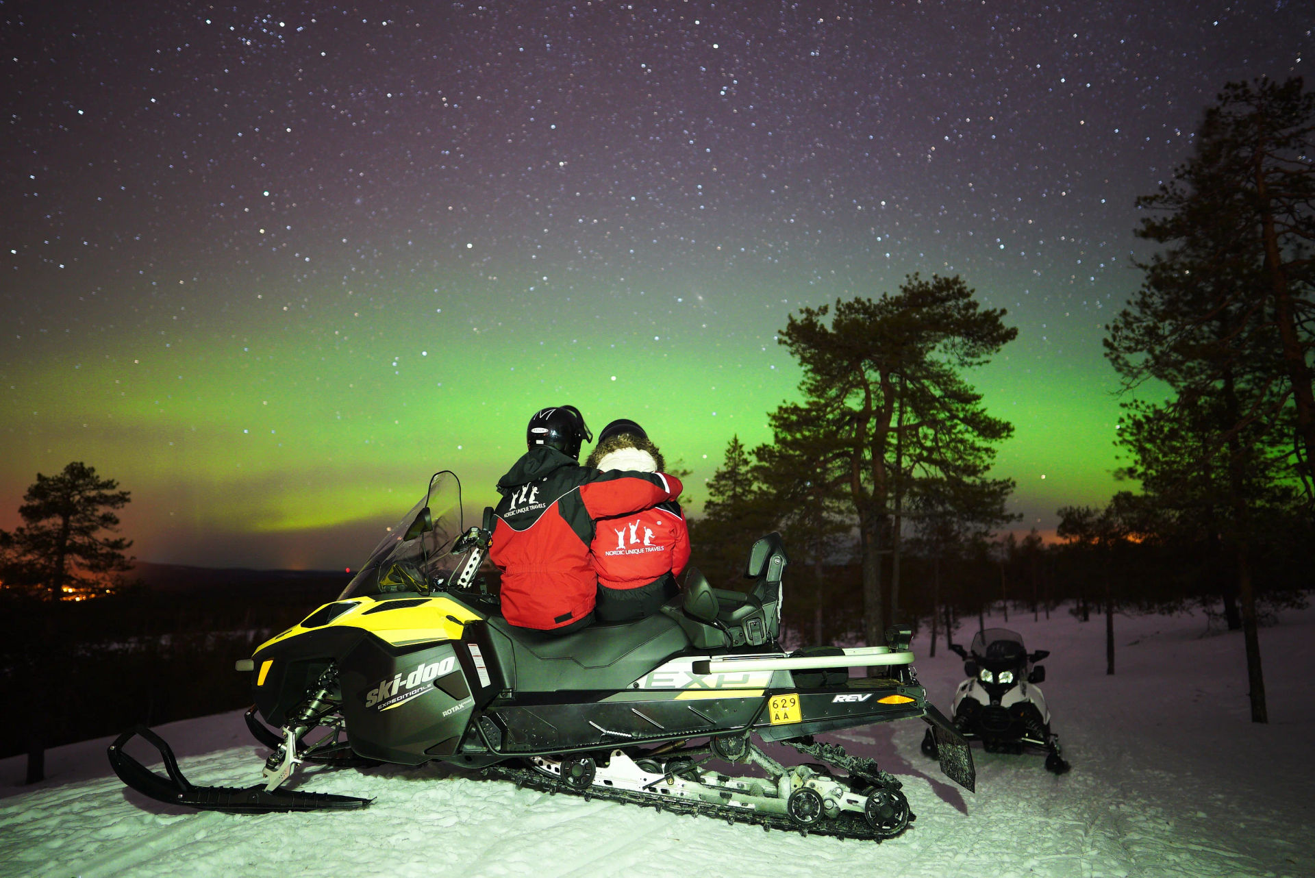 Polarlicht Schneemobil-Safari