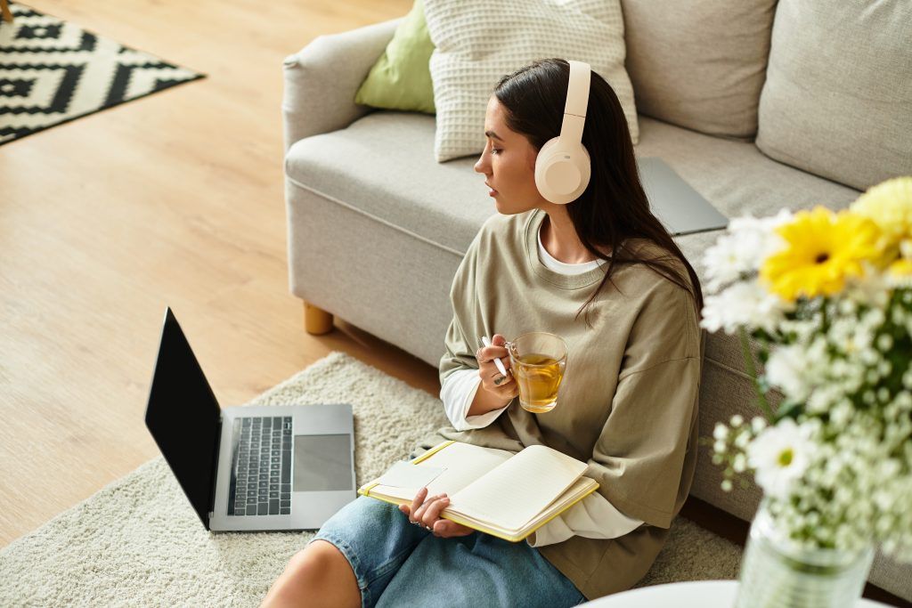 The Truth About Working From Home: How to Keep Going When It Gets Hard (or You’re Making No Money) 1