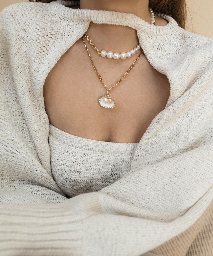 Drop It Like It’s Hot Shell Necklace