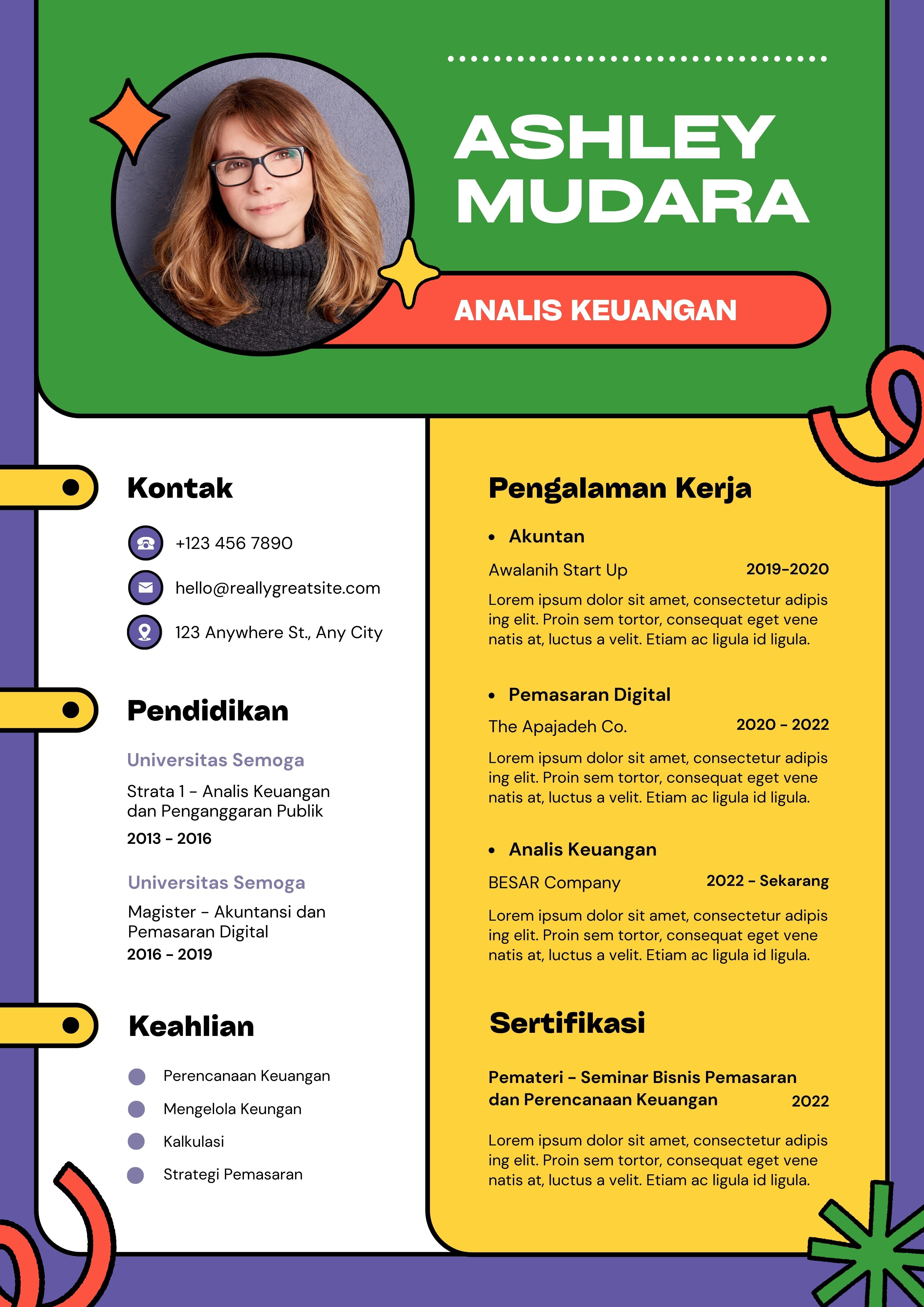 Template CV Keren Analis Keuangan