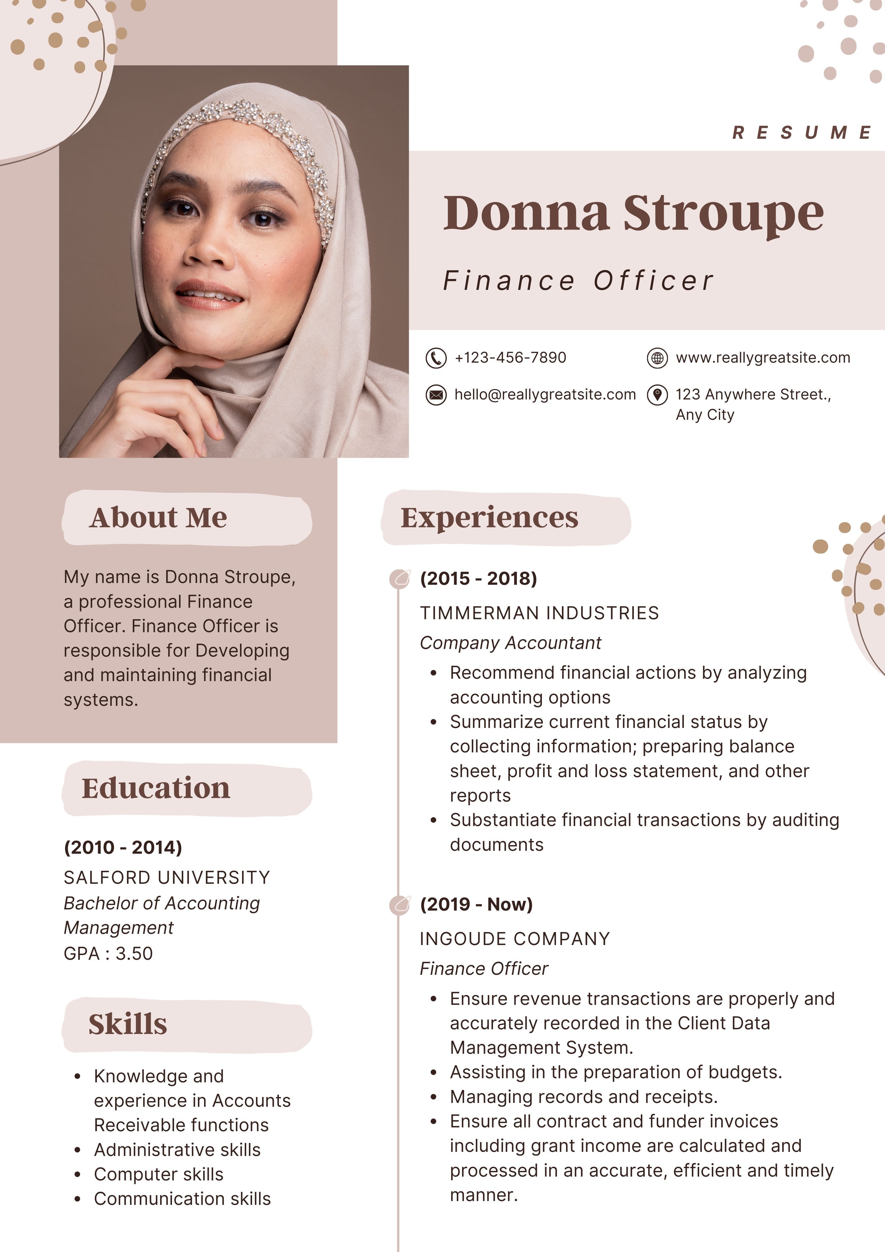 Template CV Keren  Finance Officer