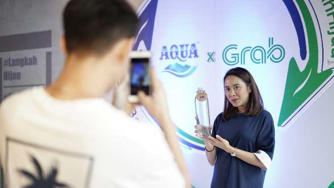 Komitmen AQUA Menjaga Kebaikan Alam melalui GrabExpress Recycle