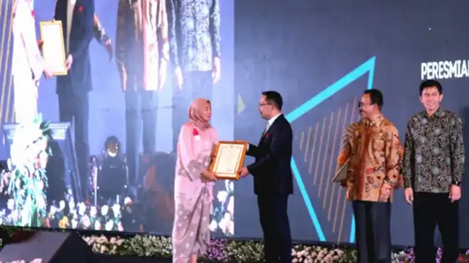 Peduli Masyarakat & Lingkungan, 7 Pabrik Danone-AQUA Terima Penghargaan dari Gubernur Jabar