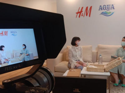 Danone-AQUA dan H&M Indonesia Perkuat Inisiatif bottle2fashion