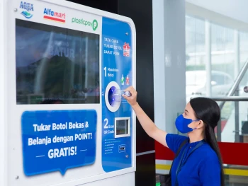 Ajak Konsumen Kelola Sampah, Danone-AQUA dan Alfamart Luncurkan Reverse Vending Machine
