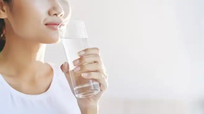 15 Health Benefits of Drinking Warm Water, Take Note!