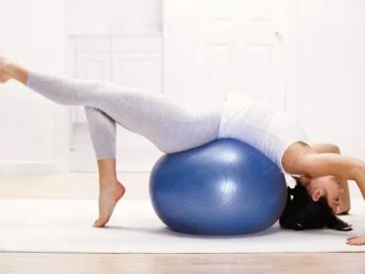 4 Manfaat Pilates untuk Tubuh dan Perbedaannya dengan Yoga