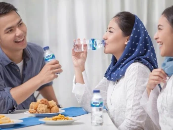 Manfaat Minum Air Putih di Pagi Hari, Yuk Simak!