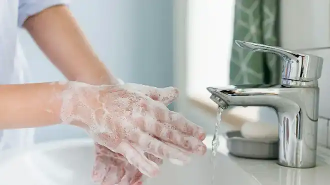 12 Cara Mencuci Tangan yang Benar Menurut WHO dengan Air Mengalir