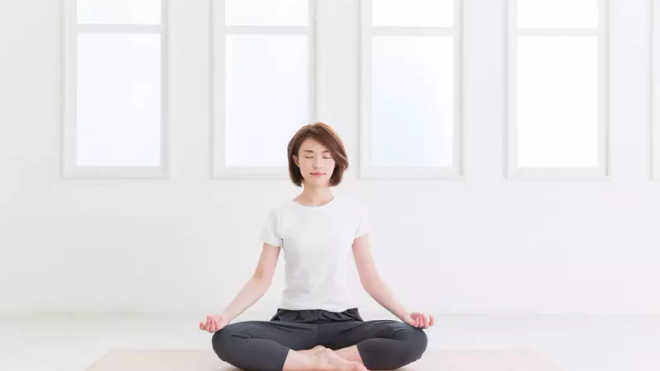 13 Manfaat Yoga untuk Kesehatan Fisik dan Mental, Yuk Coba!