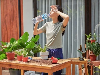 Penyebab Cuaca Panas Belakangan Ini, Pastikan Tetap Terhidrasi!