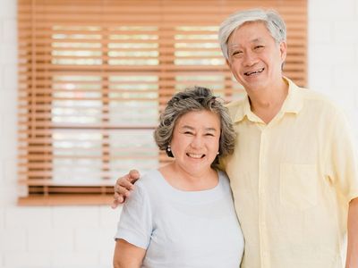 8 Cara Menjaga Kesehatan Lansia agar Tetap Bugar