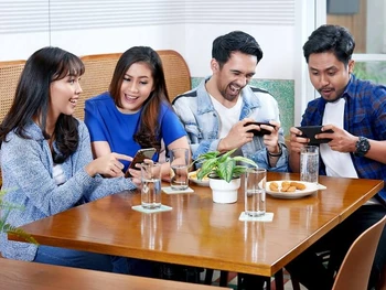 Tips Tetap Sehat dan Aman Meski Makan di Luar Rumah