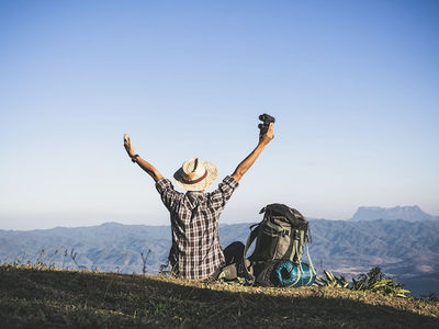 Pahami Perbedaan Hiking dan Trekking serta Manfaatnya