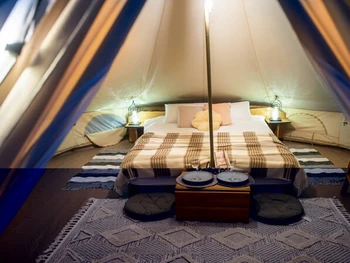 5 Kelebihan Glamping, Pengertian serta Tips Melakukannya